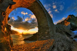 San Juan de Gaztelugatxe es un icono del turismo vasco.